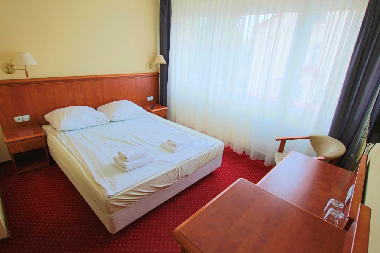 Arkadia Hotel Kielce Kültér fotó